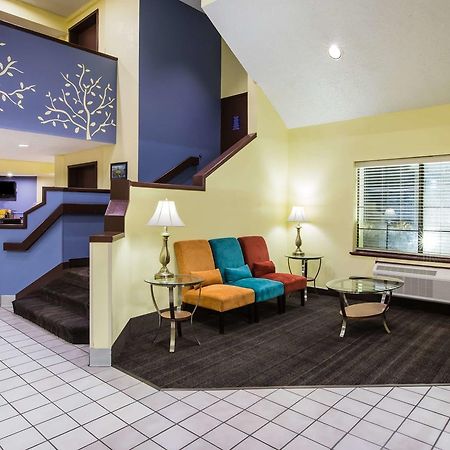 Days Inn By Wyndham Blue Springs Εξωτερικό φωτογραφία