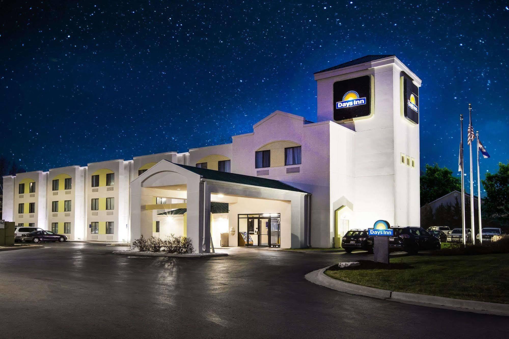 Days Inn By Wyndham Blue Springs Εξωτερικό φωτογραφία