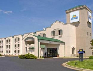 Days Inn By Wyndham Blue Springs Δωμάτιο φωτογραφία