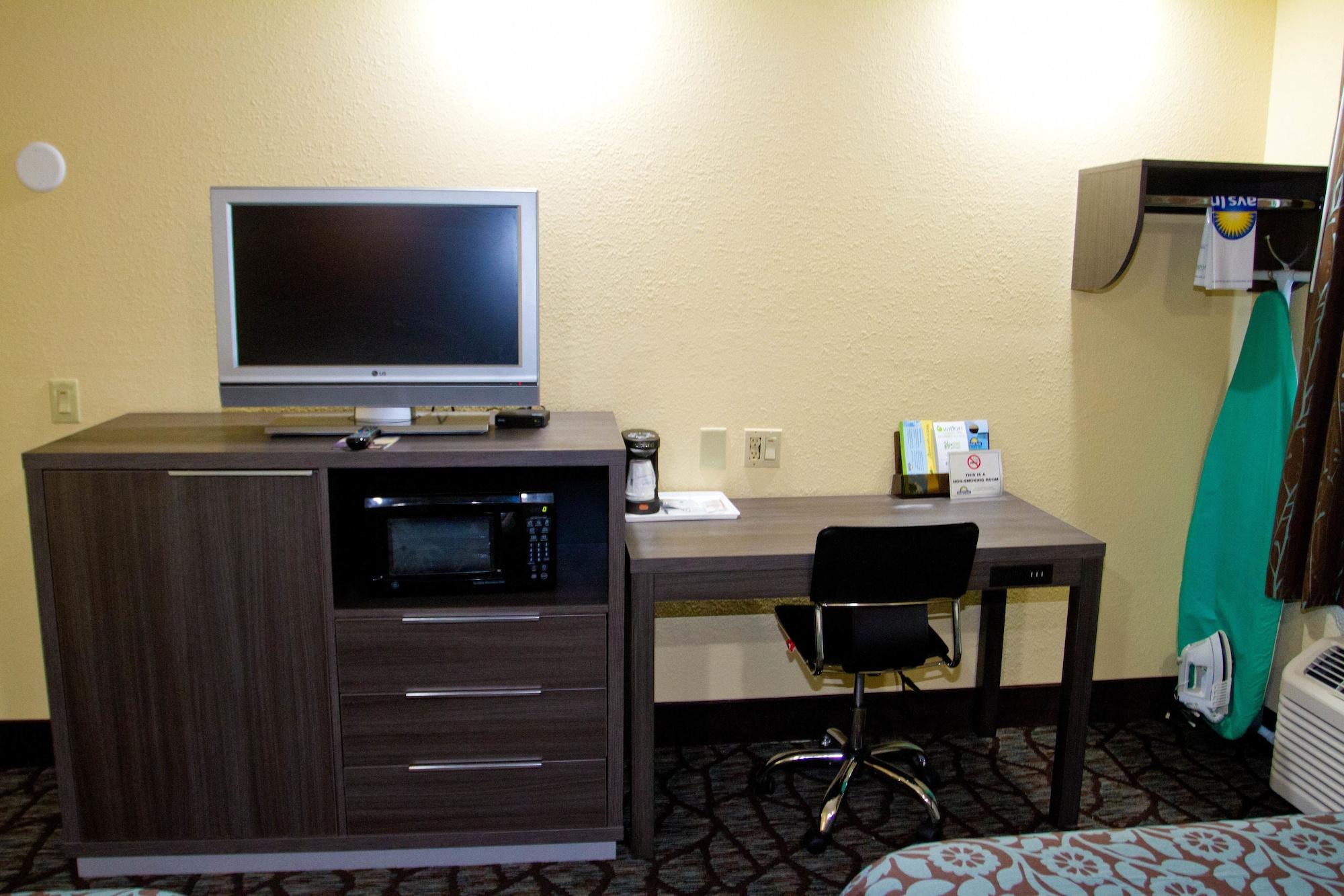 Days Inn By Wyndham Blue Springs Εξωτερικό φωτογραφία