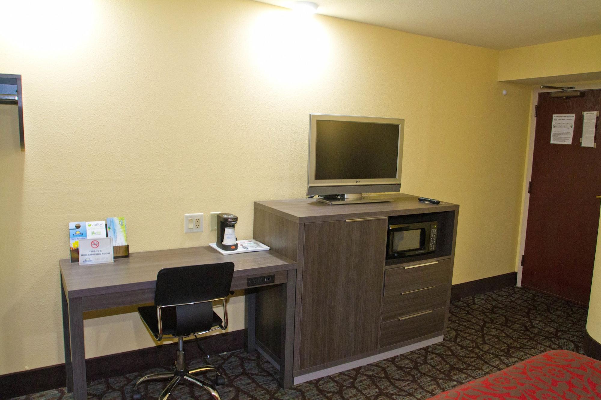 Days Inn By Wyndham Blue Springs Εξωτερικό φωτογραφία