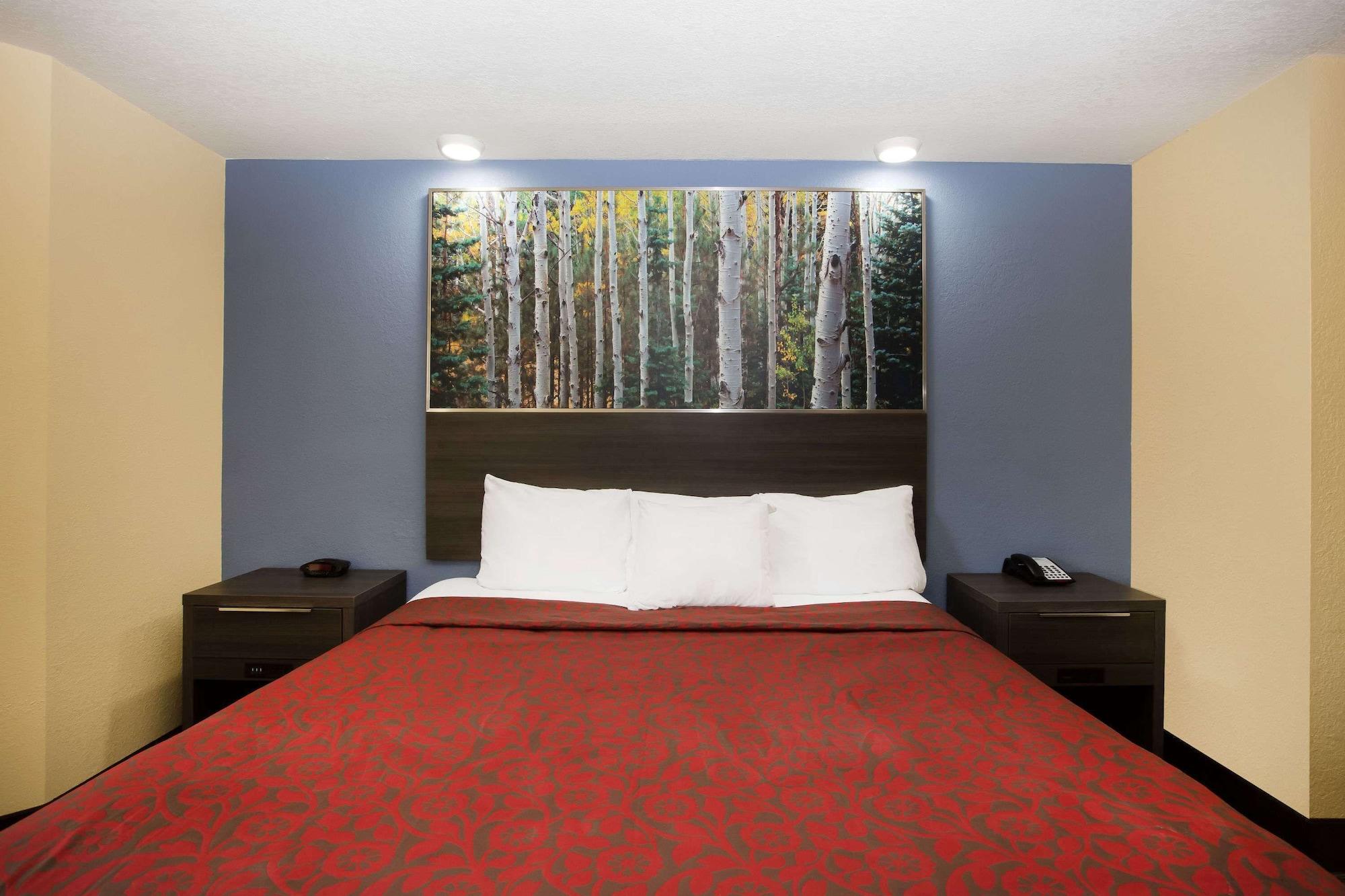 Days Inn By Wyndham Blue Springs Εξωτερικό φωτογραφία