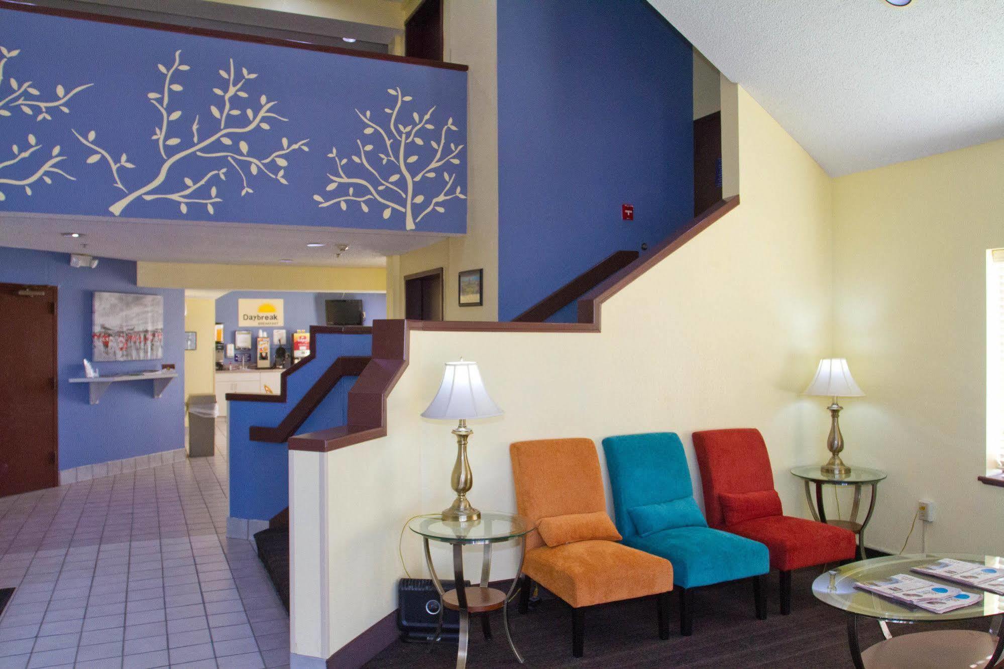 Days Inn By Wyndham Blue Springs Εξωτερικό φωτογραφία