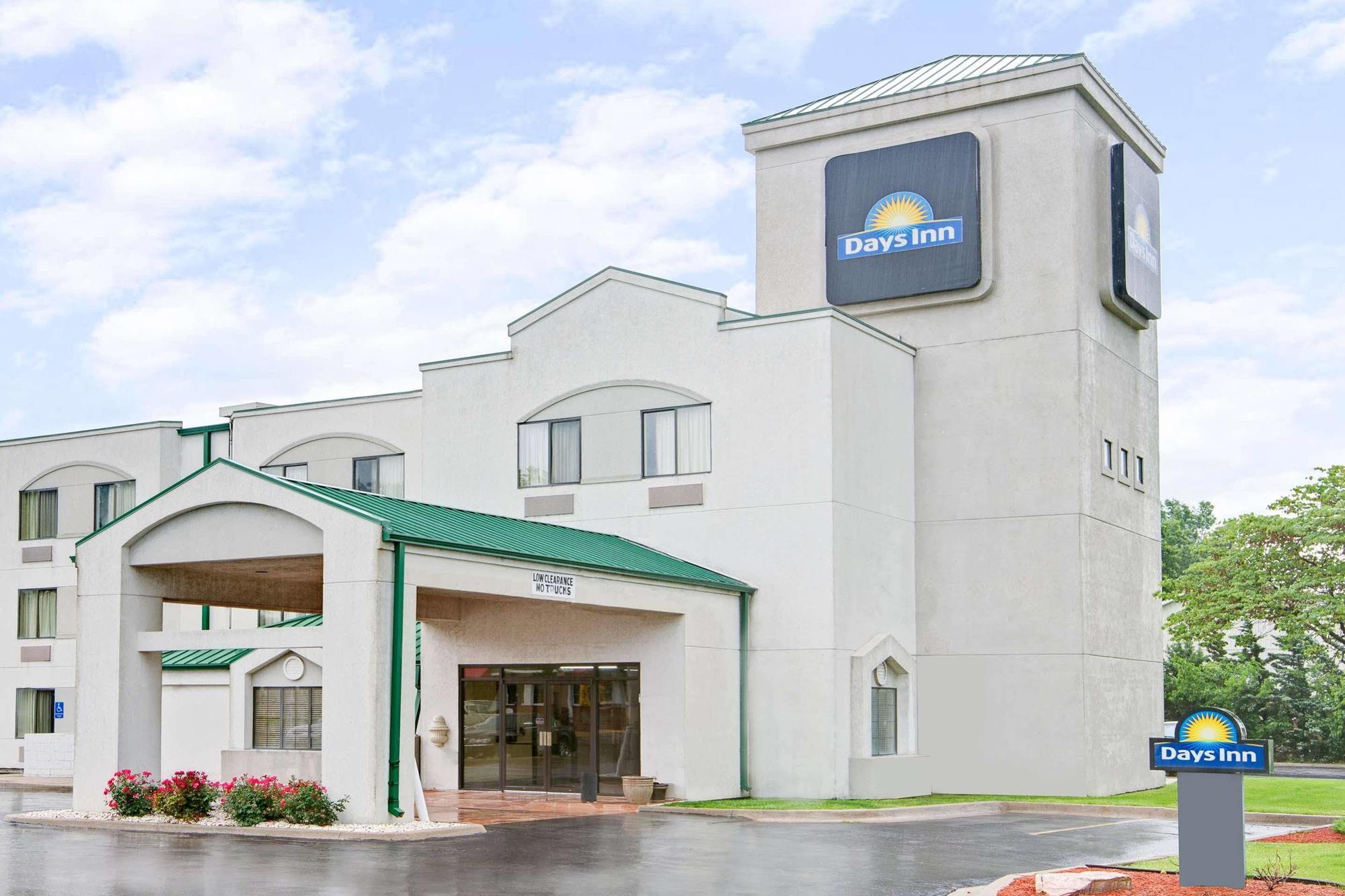 Days Inn By Wyndham Blue Springs Εξωτερικό φωτογραφία